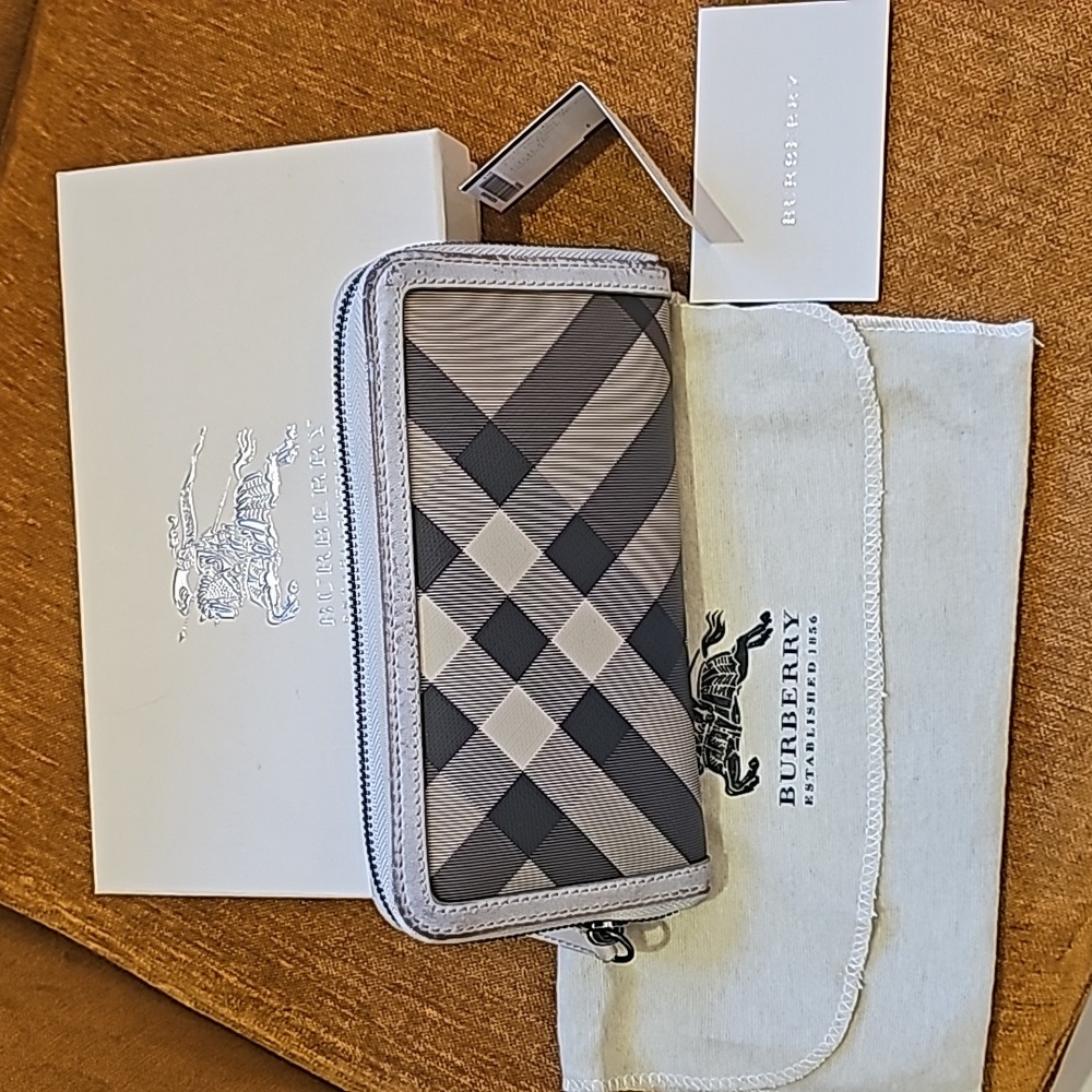 Burberry zip around wallet